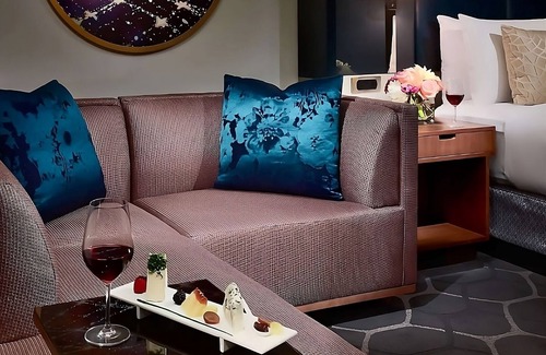 Uptown Hotel | Spacious Good-Value Accommodation! Close to Contemporary Arts Museum Houston!