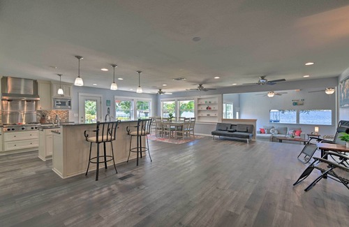 Granbury House | Spacious Granbury Home w/Lakefront Outdoor Oasis!