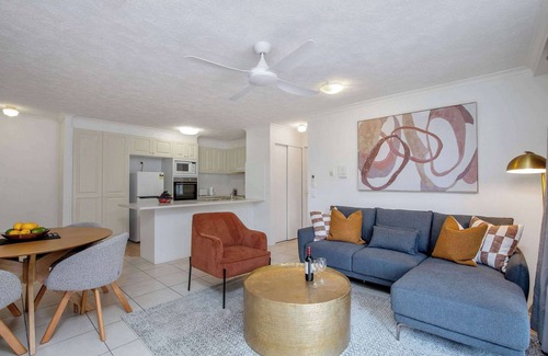 Burleigh Heads Apartment | Spacious Ground Floor Retreat by Burleigh Beach