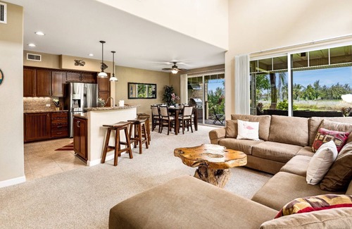Waikoloa House | 🏖️Spacious Ground Floor End Unit | Walk to Beach & Shopping