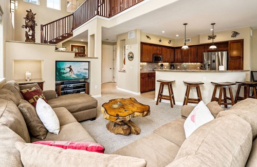 Waikoloa House | 🏖️Spacious Ground Floor End Unit | Walk to Beach & Shopping