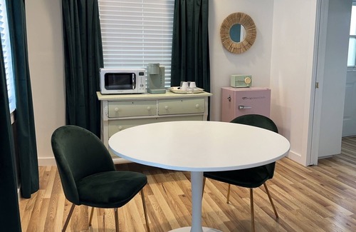 Weatherford Cottage | Spacious guesthouse located in the heart of Weatherford.