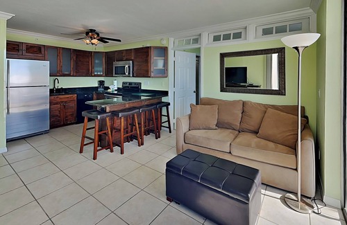 South Island Condo | Spacious Gulf Front Condo- Steps to Beach, Tennis + Pool