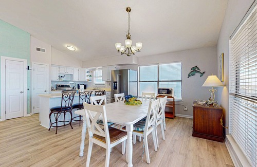 Gulf Shores House | Spacious, Gulf-front vacation home with covered deck & beach access