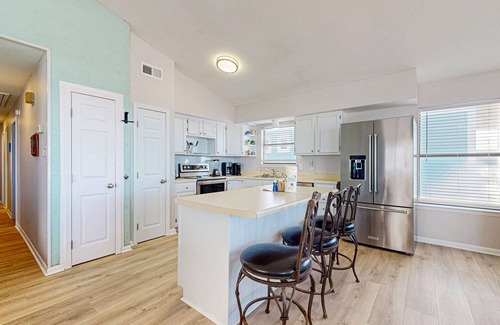 Gulf Shores House | Spacious, Gulf-front vacation home with covered deck & beach access