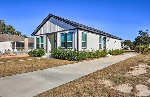 Gulfport House | Spacious Gulfport Home - Walk to Beach!
