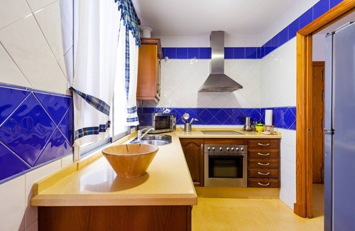 Conil de la Frontera City Center Apartment | Spacious Holiday Apartment "Duplex A Fontanilla" Near the Beach