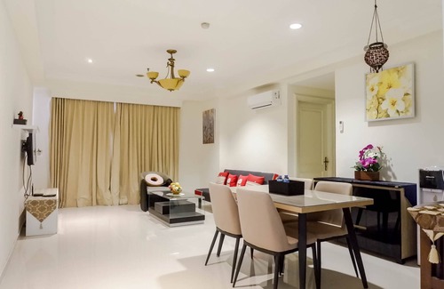 Suko Manunggal Apartment | Spacious High Floor 2BR at Taman Beverly Apartment