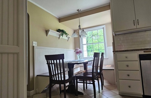Newark House | Spacious historic Colonial Manor with sprawling manicured lawns & mature trees.