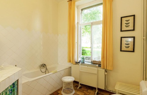 Comblain-la-tour House | Spacious Holiday Home with Garden, Garden Furniture and BBQ