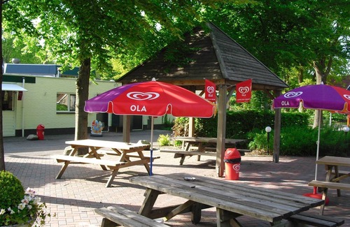 Westerbork House | Spacious holiday home with WiFi, 20 km. from Assen