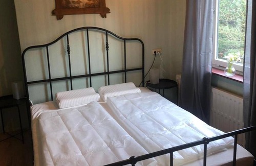 Schwalefeld Apartment | Spacious holiday home near Willingen with garden
