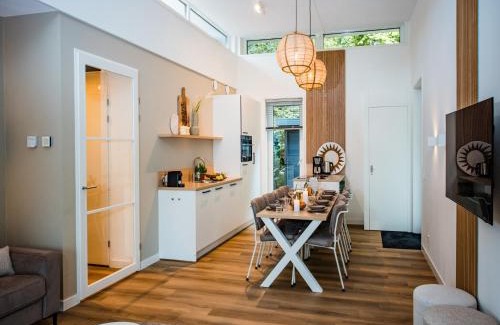 Voorthuizen House | Spacious holiday home in Voorhuizen with terrace