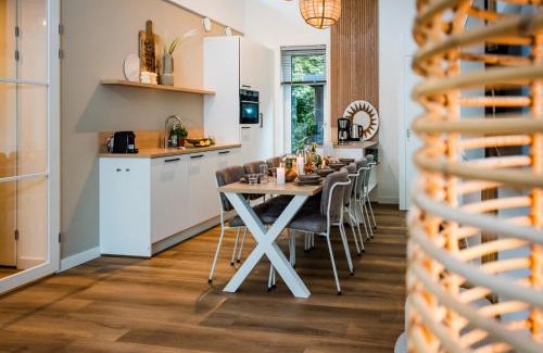 Voorthuizen House | Spacious holiday home in Voorhuizen with terrace