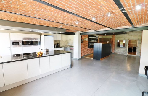 The Ardennes House | Spacious holiday home with a large playroom