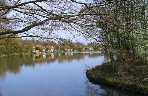 Westerbork House | Spacious holiday home with WiFi, 20 km from Assen
