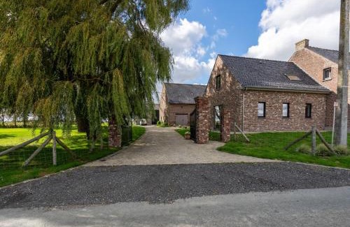 Poperinge House | Spacious Holiday Home with Pond