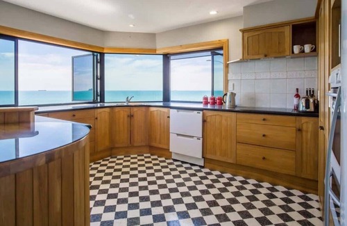 New Plymouth House | Spacious Holiday House with Ocean Views