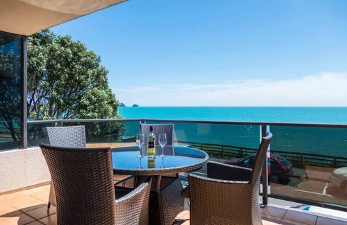 New Plymouth House | Spacious Holiday House with Ocean Views