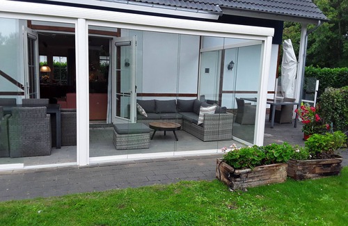 Susteren House | Spacious holiday villa for 13 people - your pet is also welcome!