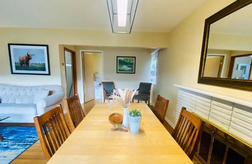 Fraserview Apartment | Spacious home 15mins to Downtown