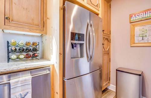 Asbury Park Cottage | Spacious Home ~ 4 Blocks to Asbury Park Beach!