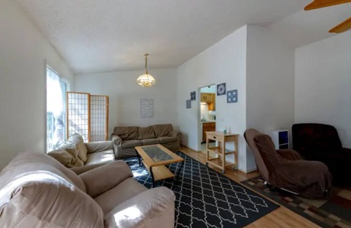 Idylwood House | Spacious Home by Tysons Corner
