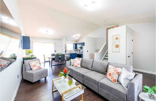 Cutler Bay House | Spacious home, game room. pool table- basketball court. 2 King beds,Free parking
