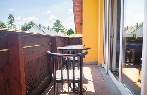 Grinzing Apartment | Spacious Home & Garden Free Parking