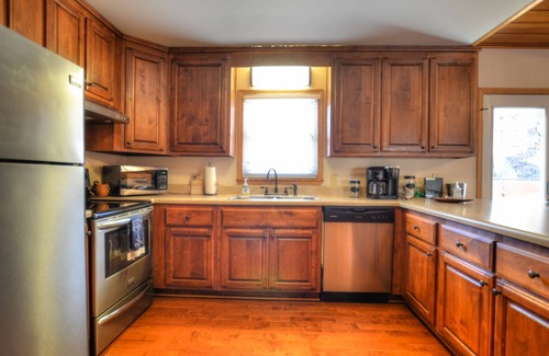 Almond House | Spacious home…Hot Tub…game room…Pet Friendly.WIFI