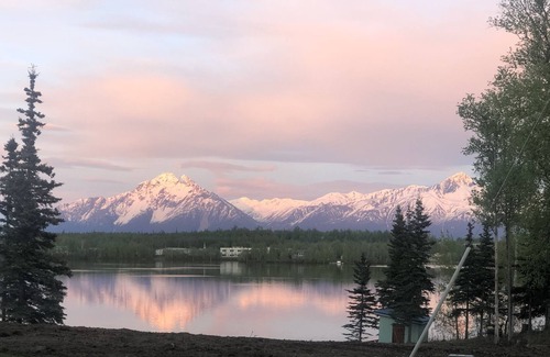 Wasilla House | Spacious Home in Heart of Wasilla w/ Lake View! MONTHLY RATES AVAILABLE