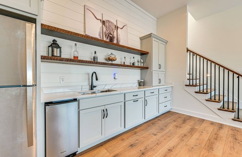 Clarkson Cottage | Spacious Home in Paradise Grove Nolin Lake!