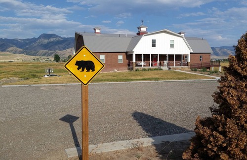 Smithfield House | Spacious home in rural Cache County for Family Reunions, Receptions, and Groups.