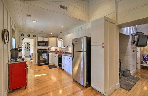 Ingles House | Spacious Home Local to Claytor Lake