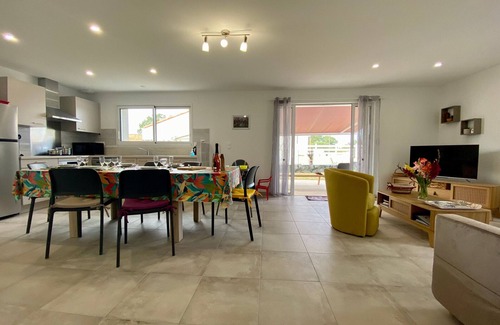 Chauve Cottage | Spacious Home near Beaches with Garden, Terrace & Family Amenities