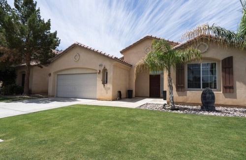 Coachella House | Spacious home near Empire Polo Grounds