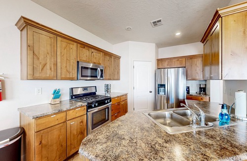 Hurricane House | Spacious home near Zion NP with game room, fast WiFi, grill, & equipped kitchen