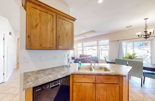 Hurricane House | Spacious home near Zion NP with game room, fast WiFi, grill, & equipped kitchen