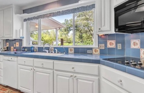 Beverly Estates House | Spacious home on private acre lot w/hot tub