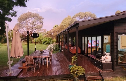 Bittern House | Spacious home set on 1.5 acres in the beautiful Mornington Peninsula.
