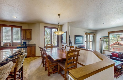 Bear Crossing House | Spacious home w/kitchen, wifi, great views, deck & convenient location