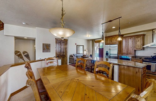 Bear Crossing House | Spacious home w/kitchen, wifi, great views, deck & convenient location