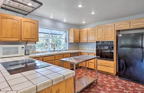 Carson City House | Spacious Home w/ Mtn Views & Starlink WiFi!