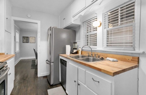Mission House | Spacious Home with 5BR Mins to attractions|Quiet