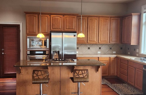 Tacoma House | Spacious Home with Amazing Views - 2 min drive to Beach/Water Access