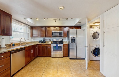 Casa Granada Townhouses House | Spacious home with enclosed yard, pool & grill - walk to downtown