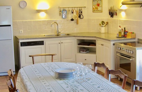 Roquebrun Villa | Spacious home with large swimming pool in heart of historic village