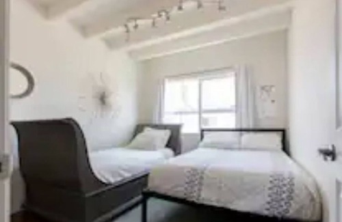 Silver Strand House | Spacious home with Ocean Views.Steps to sand and world class Surf!