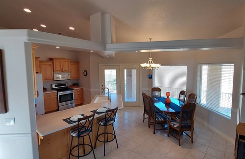 Virgin House | Spacious home with panoramic views of Zion National Park! Come & visit!