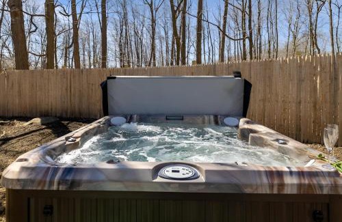 Monroe Apartment | Spacious Home with Pool, Hot Tub, Mins to Parks Skiing